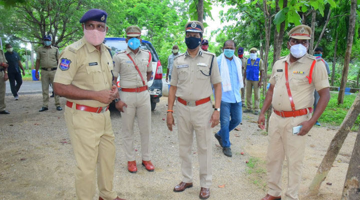 పర్వతగిరి పోలీస్ స్టేషన్ ను సందర్శించిన పోలీస్ కమిషనర్- news10.app