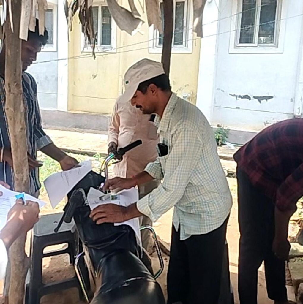అధికారులదే వసూళ్ల దందా...? అధికారులదే వసూళ్ల దందా...?- news10.app