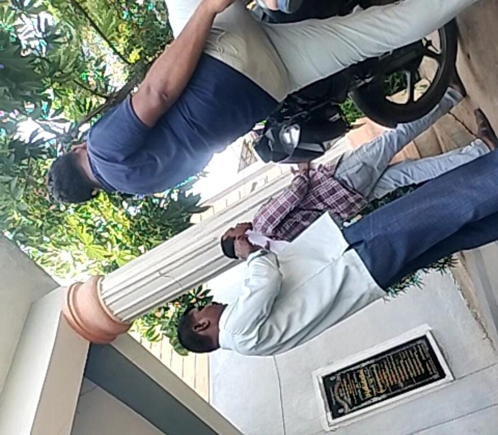 అధికారులదే వసూళ్ల దందా...? అధికారులదే వసూళ్ల దందా...?- news10.app