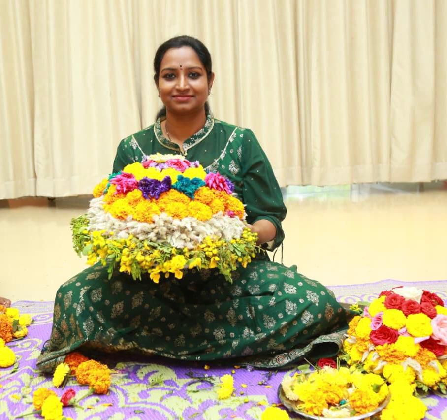 ఘనంగా మొదలయిన బతుకమ్మ ఘనంగా మొదలయిన బతుకమ్మ- news10.app