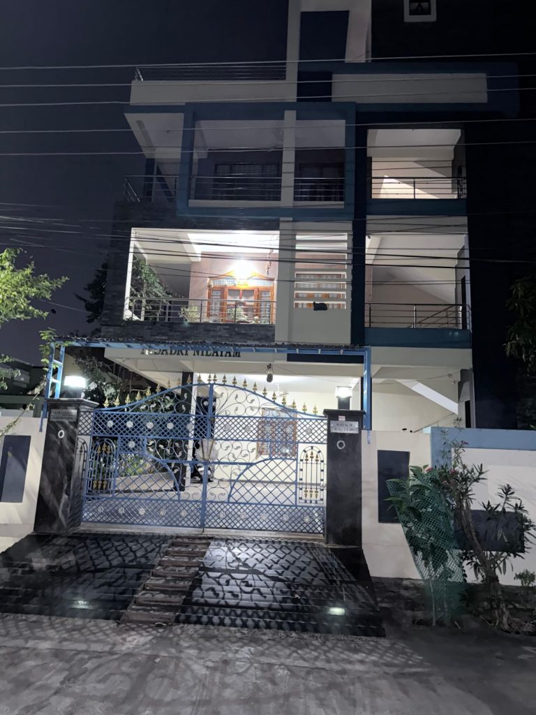 బయటపడుతున్న నోట్ల కట్టలు (వీడియో) బయటపడుతున్న నోట్ల కట్టలు (వీడియో)- news10.app