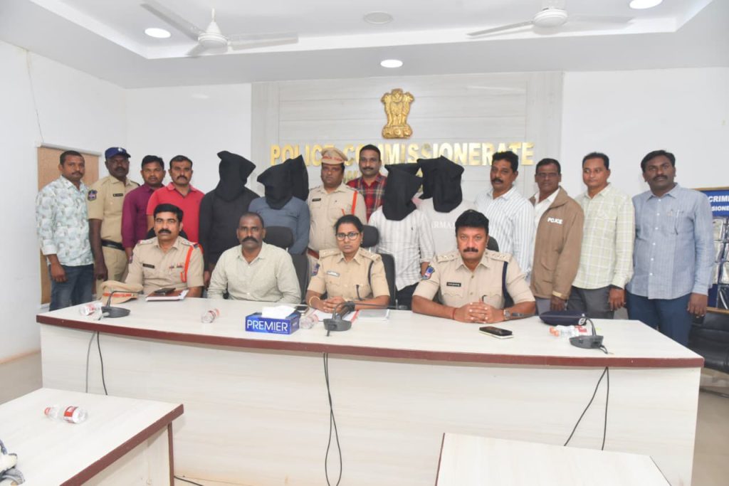 ఏటీఎం దొంగల ఆటకట్టు ఏటీఎం దొంగల ఆటకట్టు- news10.app